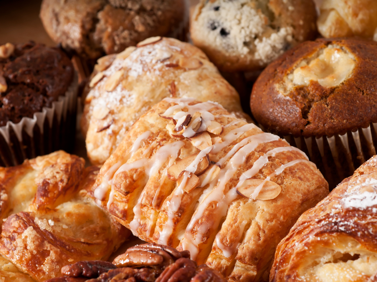 Homemade Viennese pastries & muffins