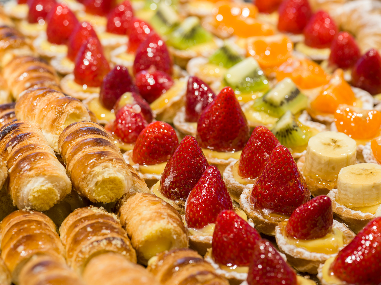 Viennese pastries & seasonal fruit